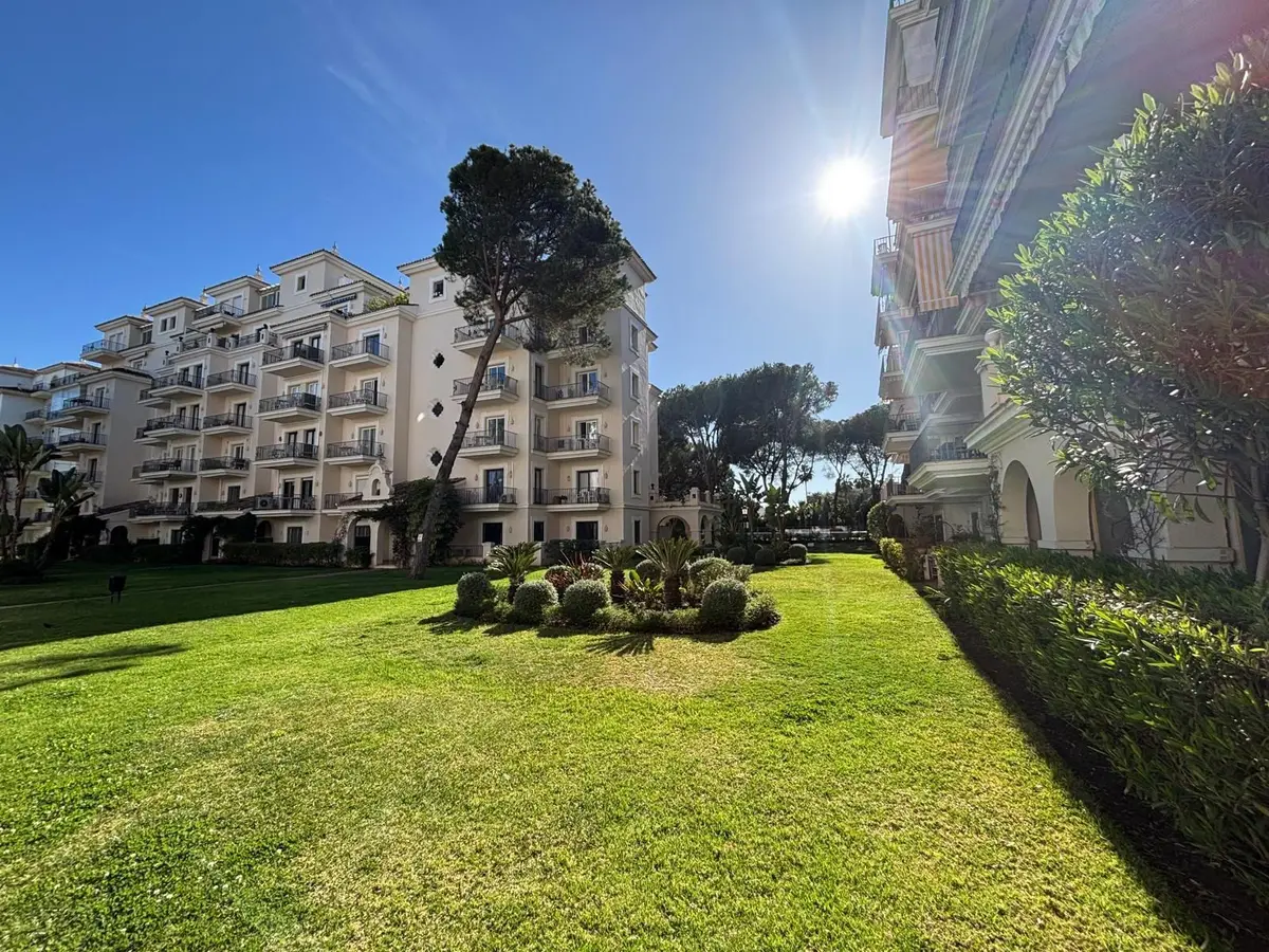 Middle Floor Apartment in Nueva Andalucía