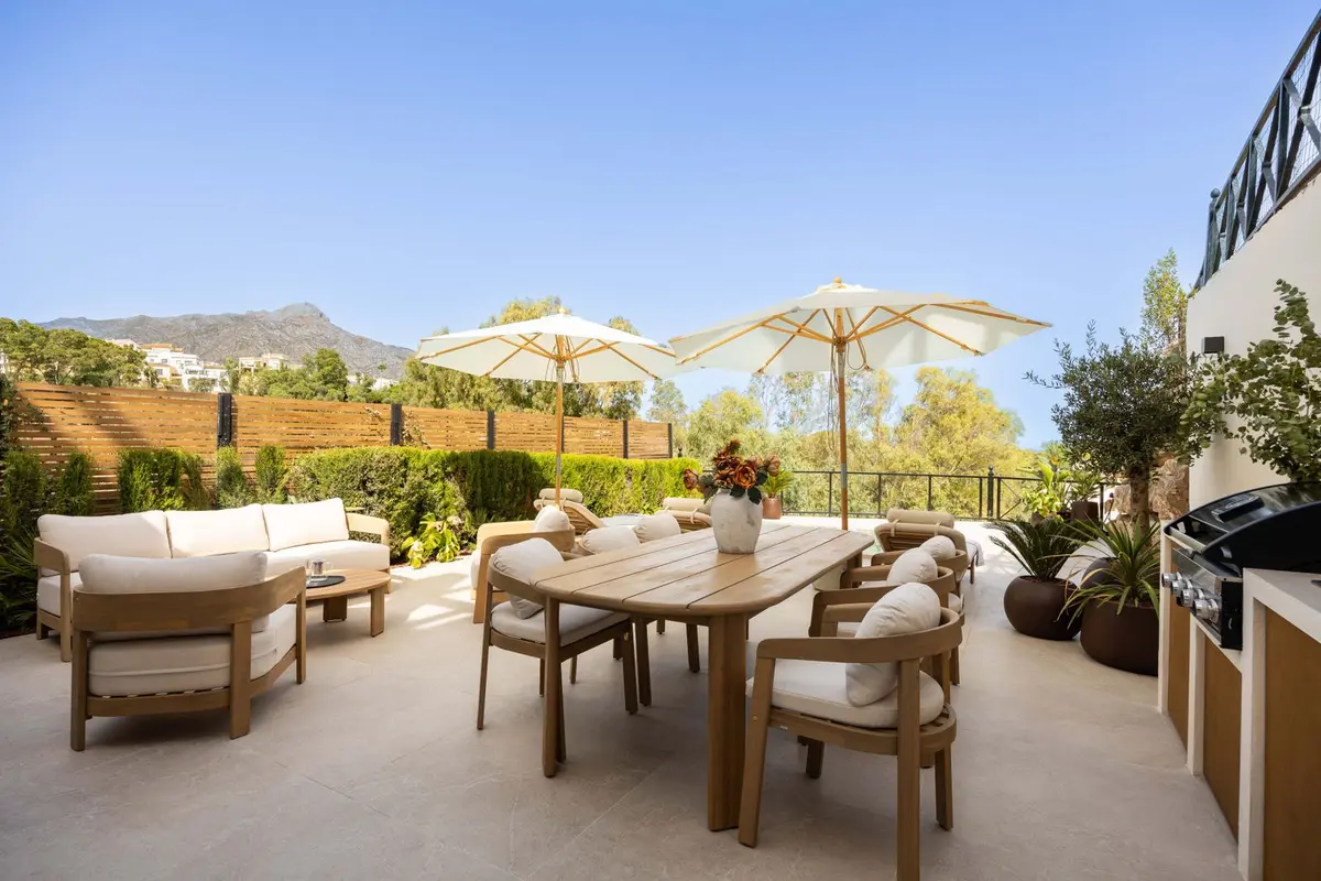 Middle Floor Apartment in Nueva Andalucía