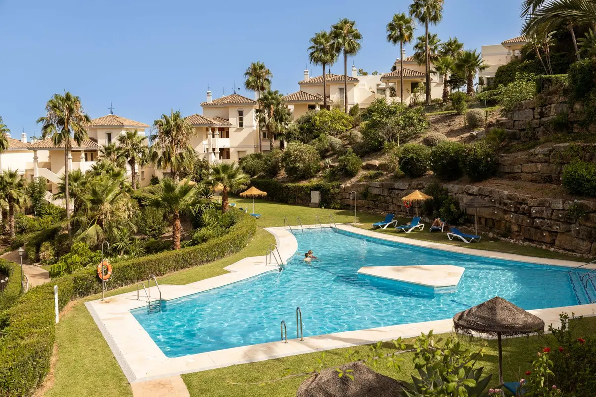 Middle Floor Apartment in Nueva Andalucía