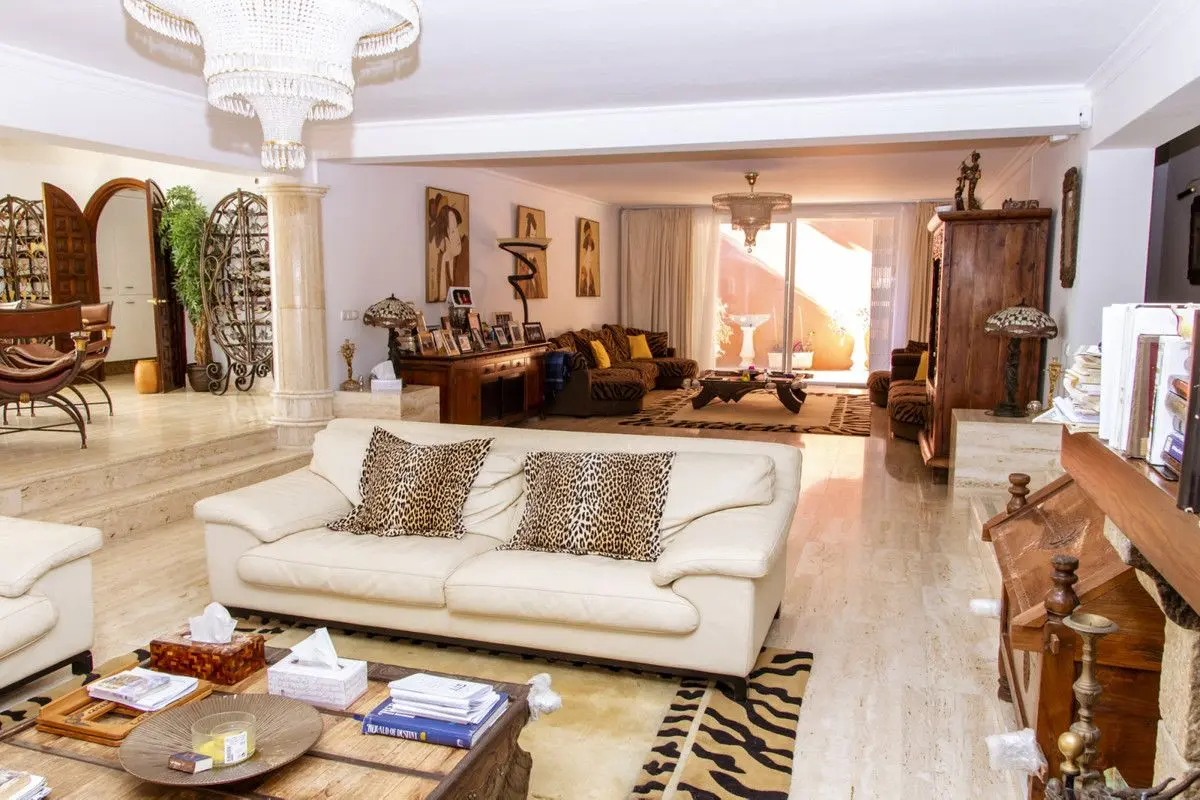 Detached Villa in Estepona