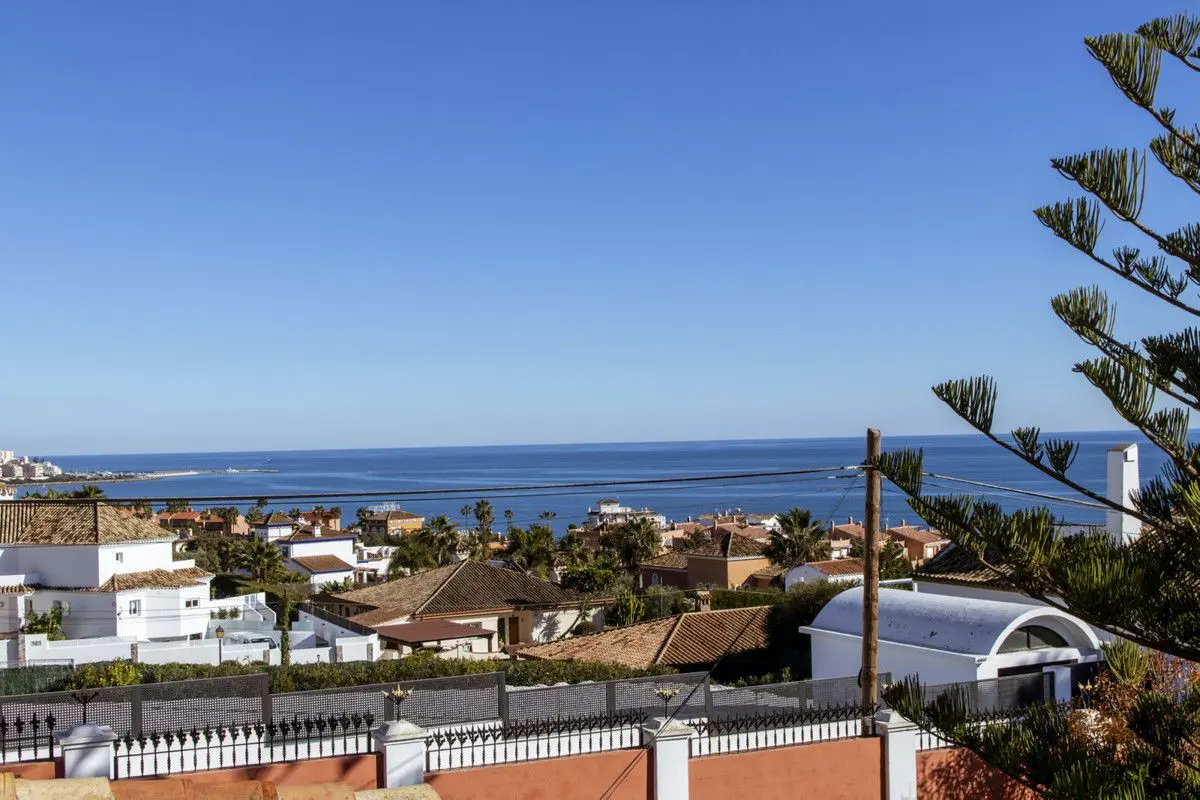 Detached Villa in Estepona