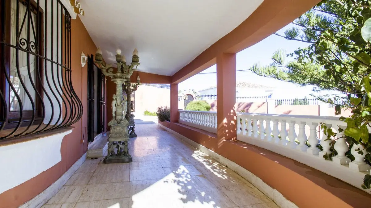 Detached Villa in Estepona