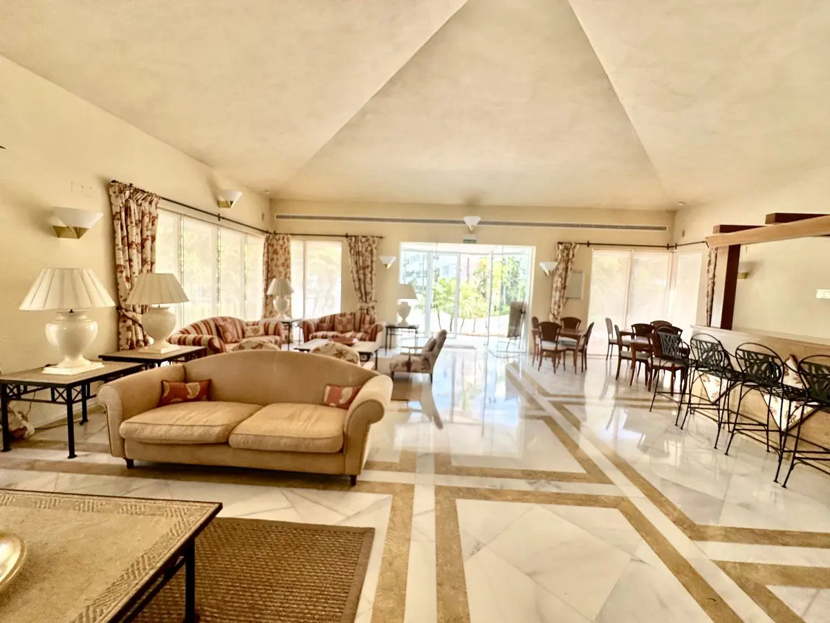 Middle Floor Apartment in Marbella