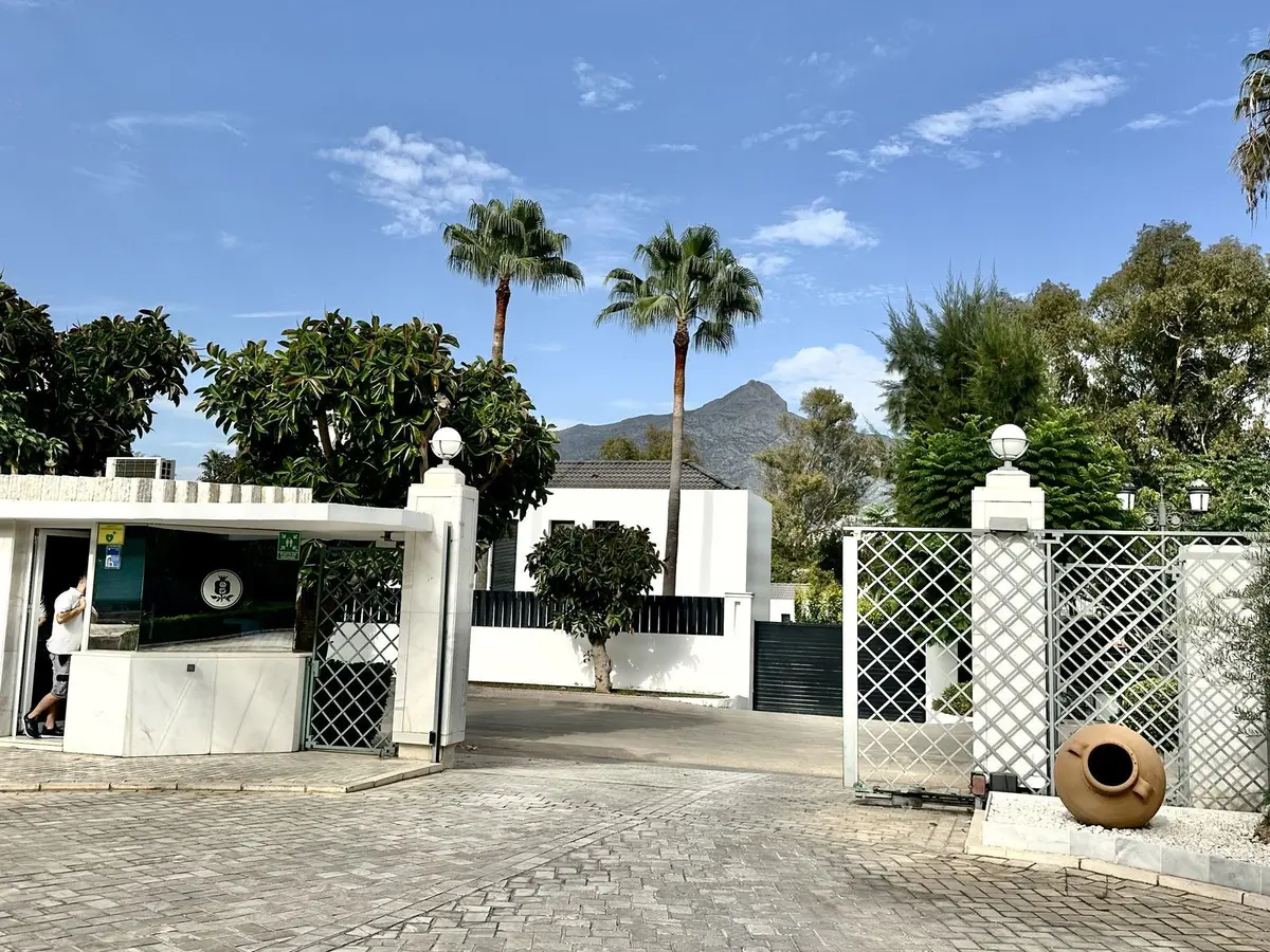Middle Floor Apartment in Marbella
