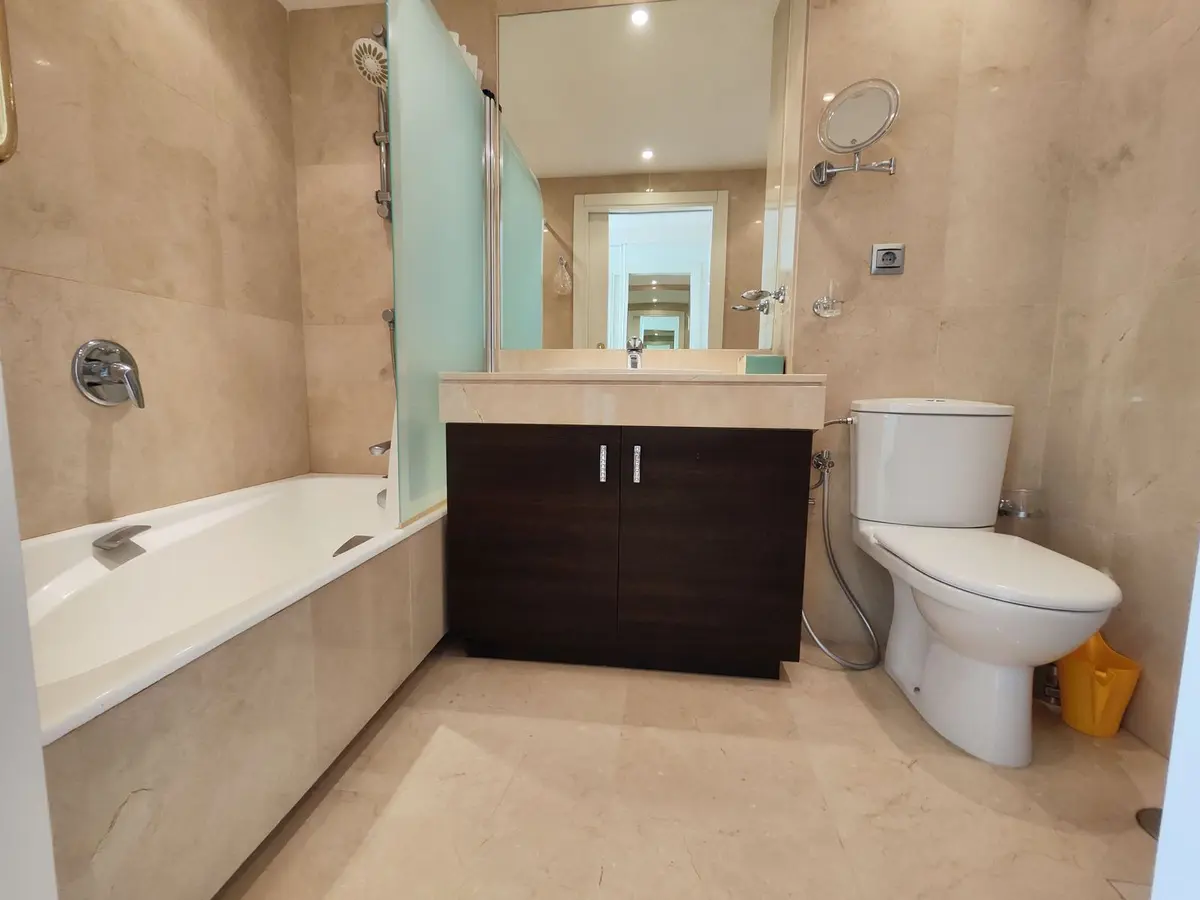 Middle Floor Apartment in Estepona
