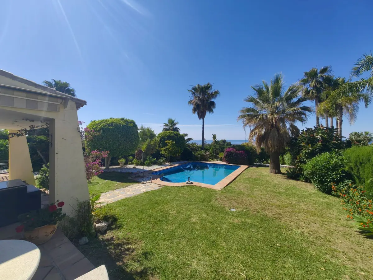 Detached Villa in Estepona