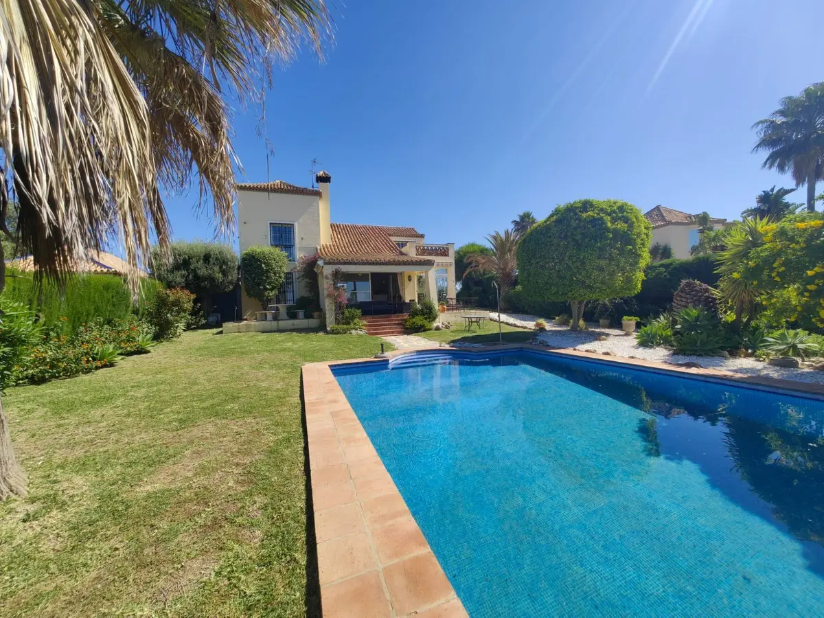 Detached Villa in Estepona