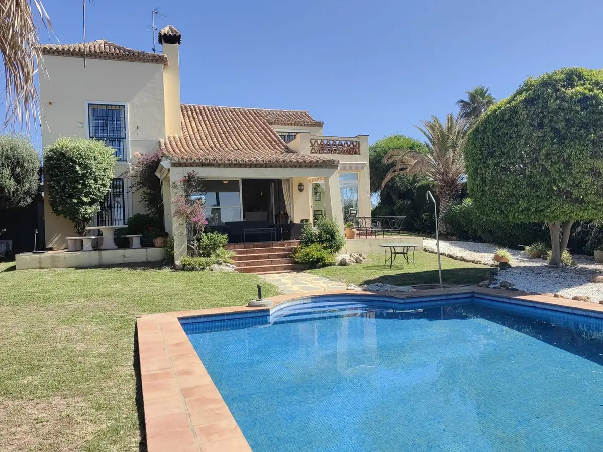 Detached Villa in Estepona