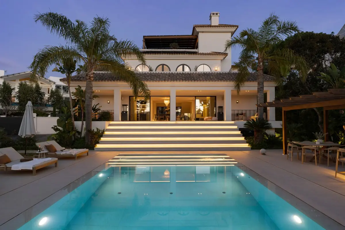 Detached Villa in Nueva Andalucía