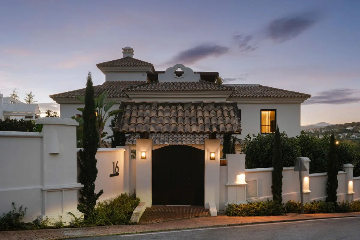 Detached Villa in Nueva Andalucía