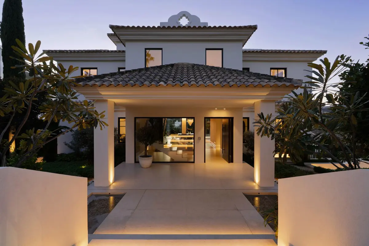 Detached Villa in Nueva Andalucía