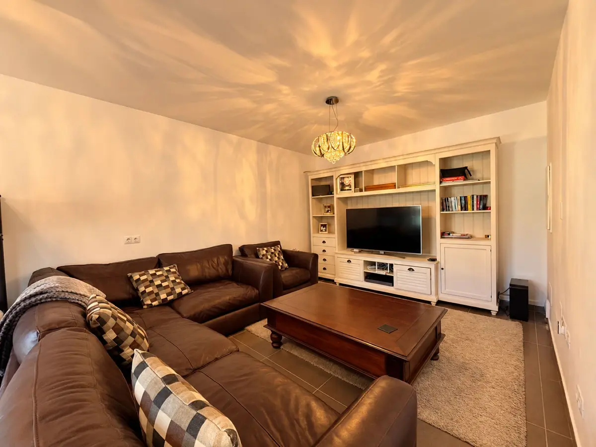 Detached Villa in El Paraiso