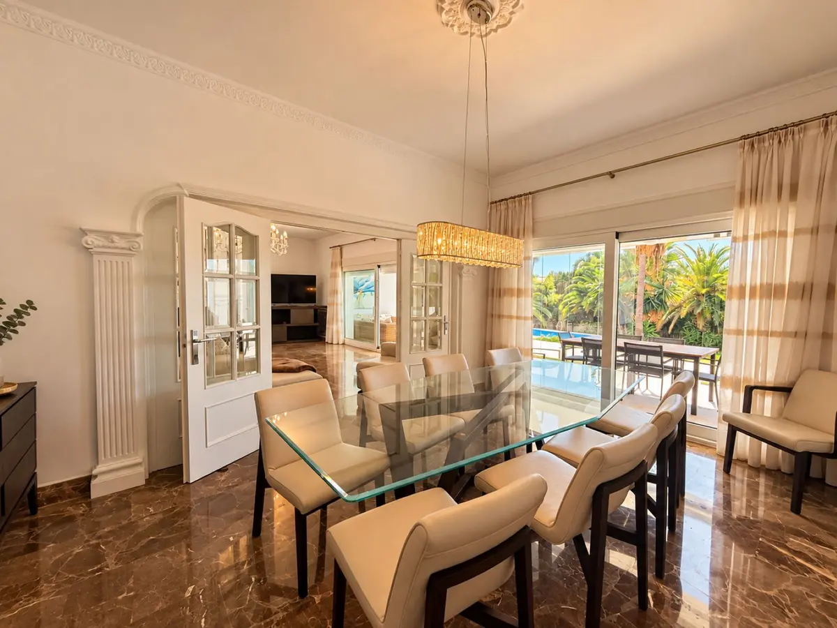 Detached Villa in El Paraiso