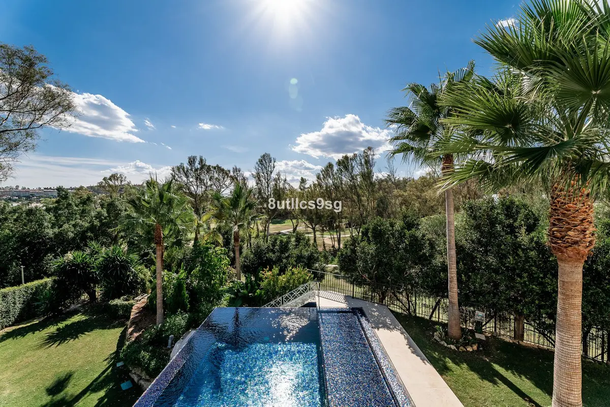 Detached Villa in Nueva Andalucía
