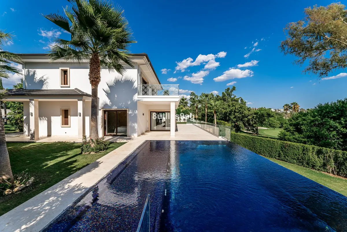 Detached Villa in Nueva Andalucía