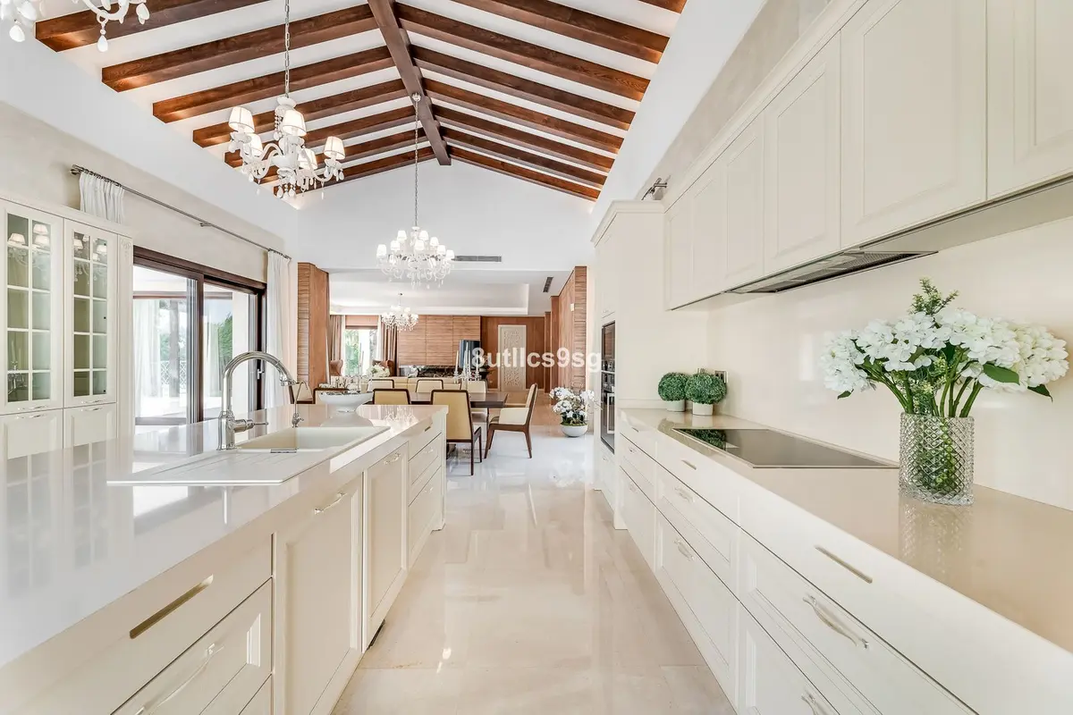 Detached Villa in Nueva Andalucía