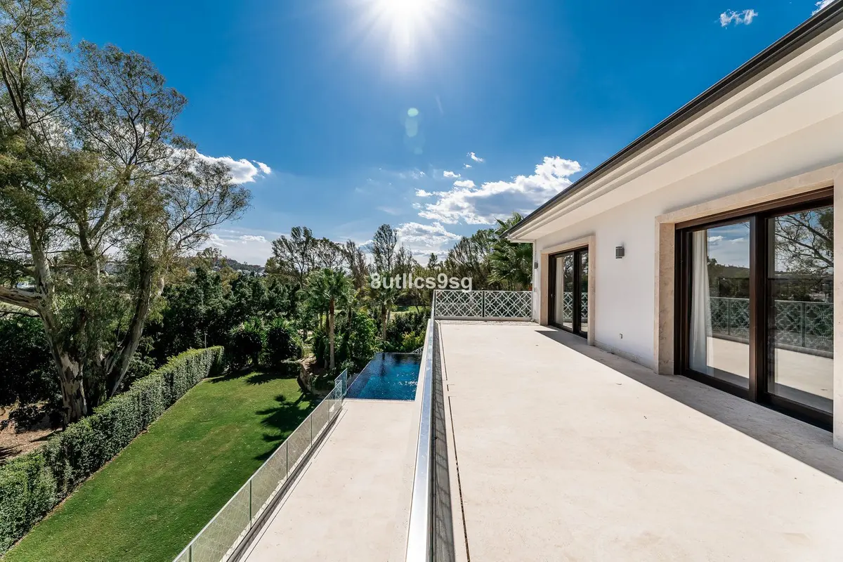 Detached Villa in Nueva Andalucía