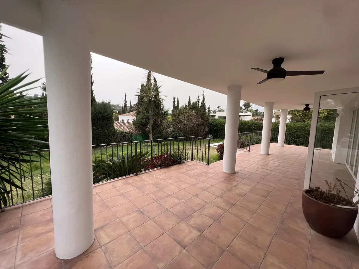 Detached Villa in Nueva Andalucía