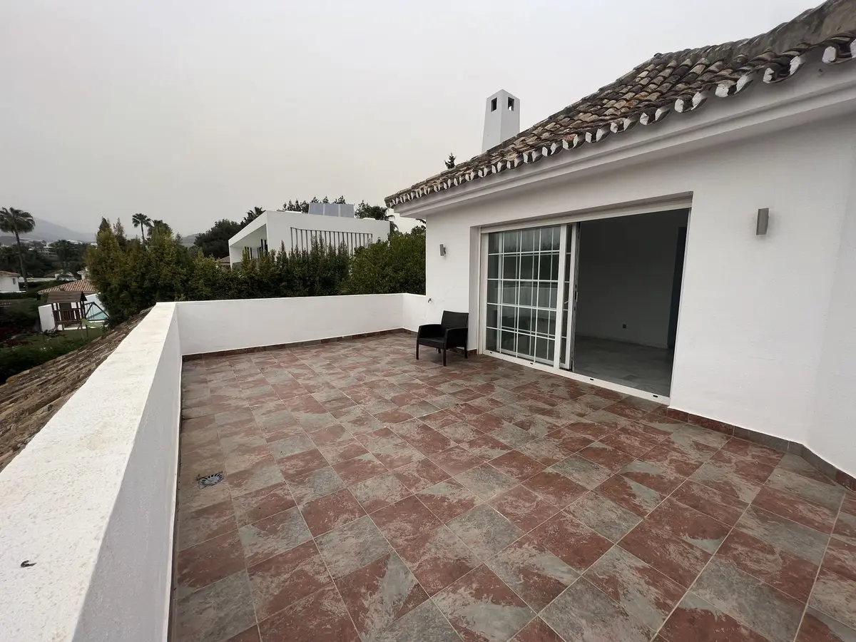 Detached Villa in Nueva Andalucía