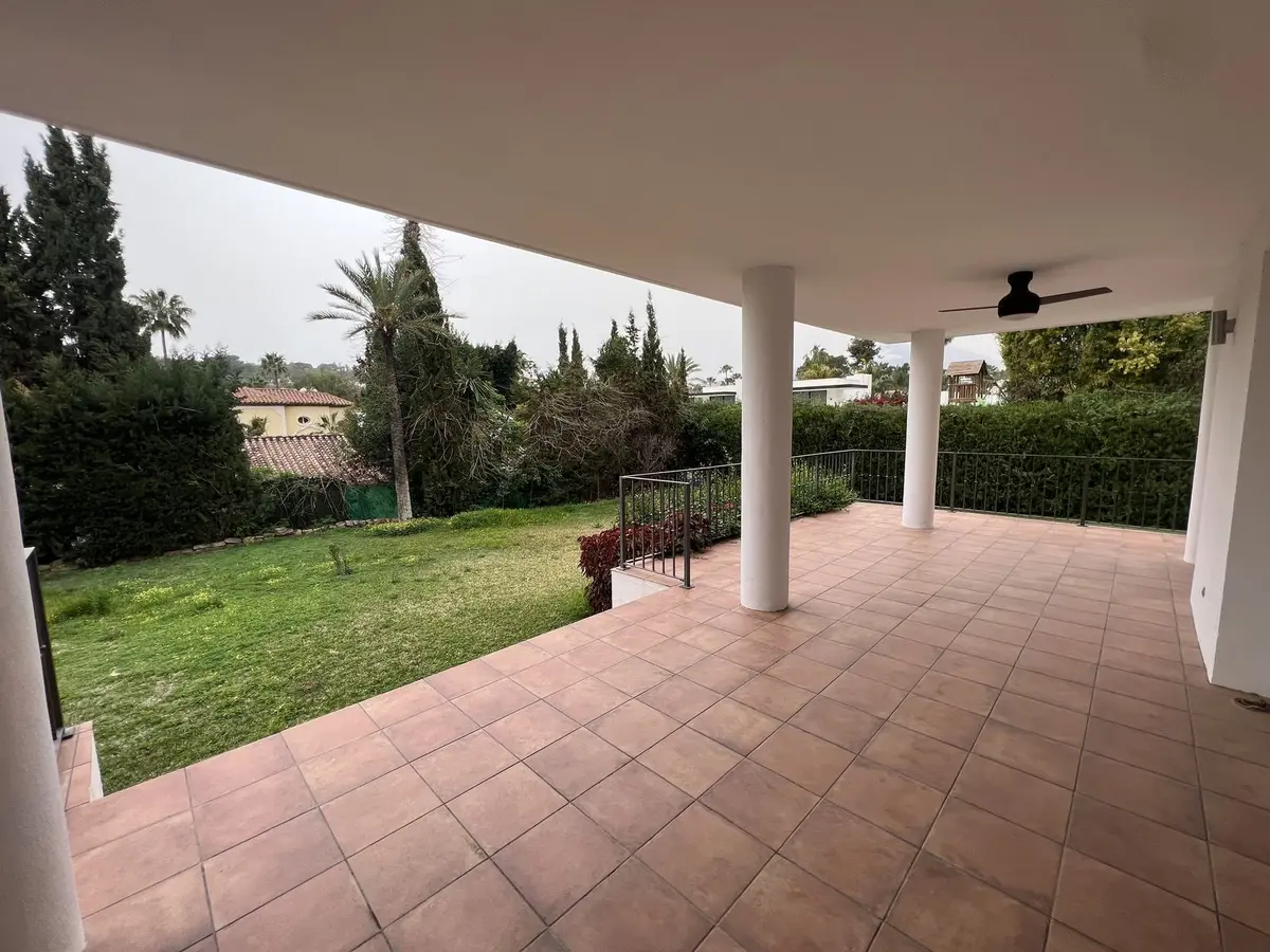 Detached Villa in Nueva Andalucía