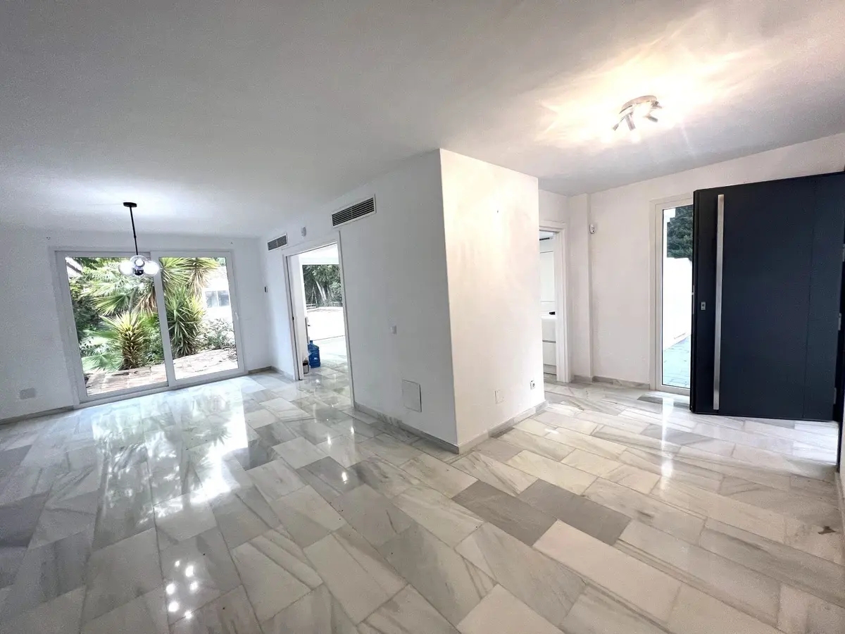 Detached Villa in Nueva Andalucía