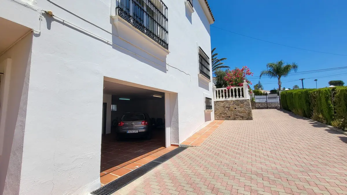 Detached Villa in Elviria