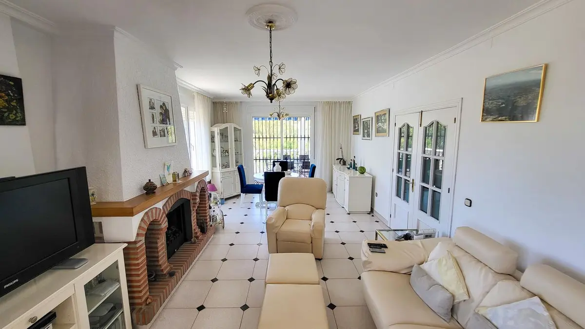 Detached Villa in Elviria