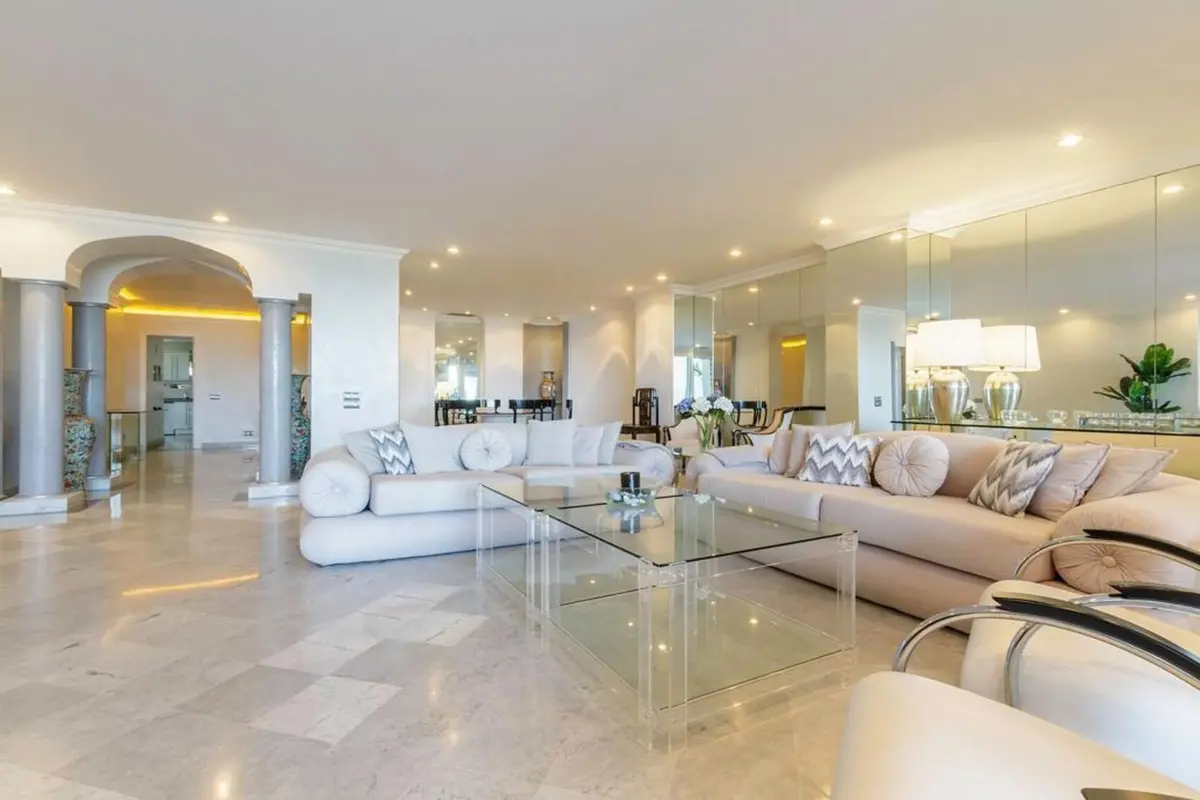 Middle Floor Apartment in Puerto Banús