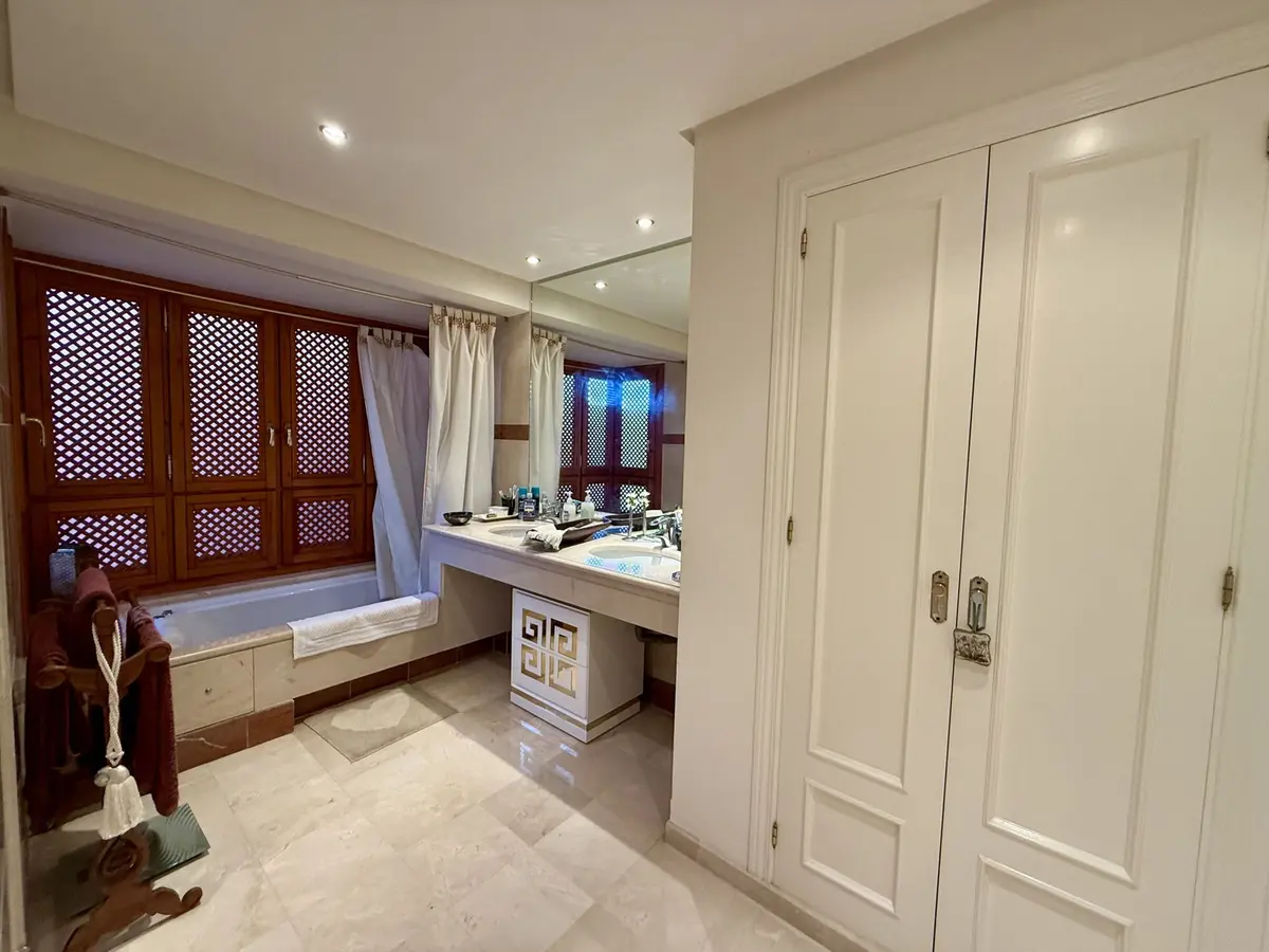 Middle Floor Apartment in Estepona
