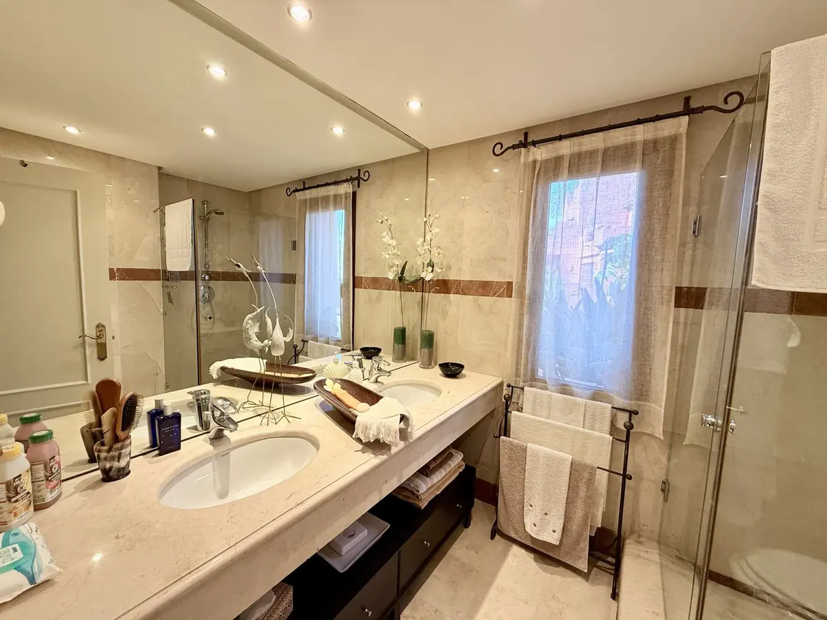 Middle Floor Apartment in Estepona