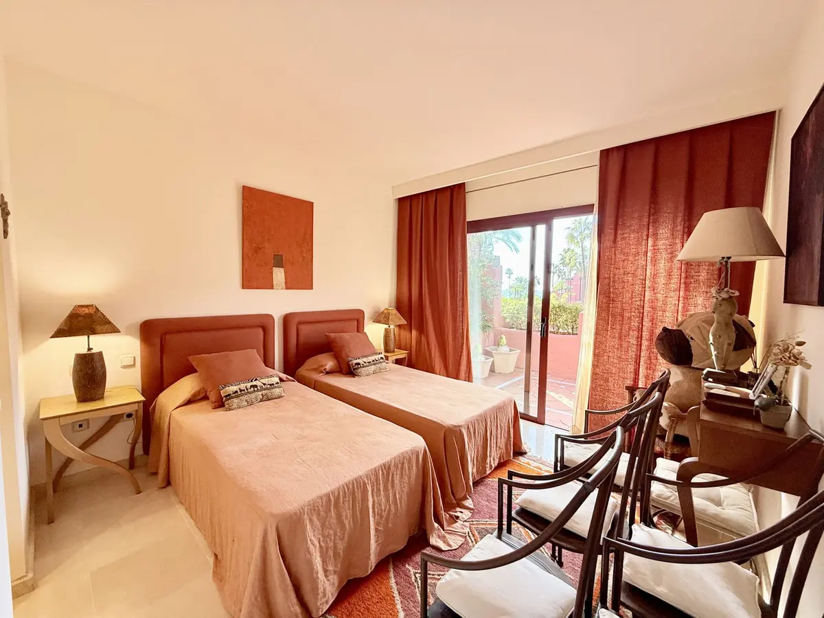 Middle Floor Apartment in Estepona