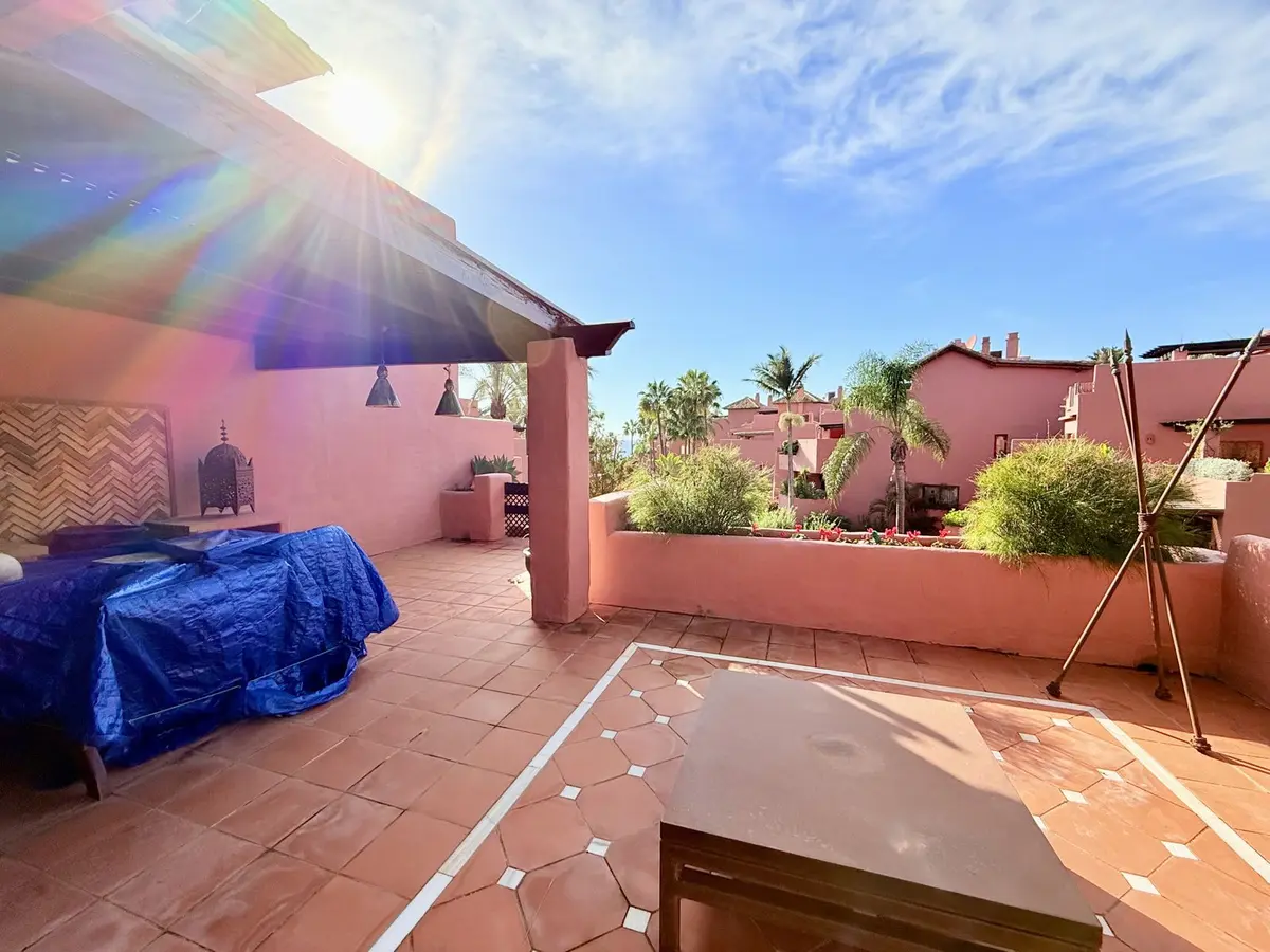 Middle Floor Apartment in Estepona