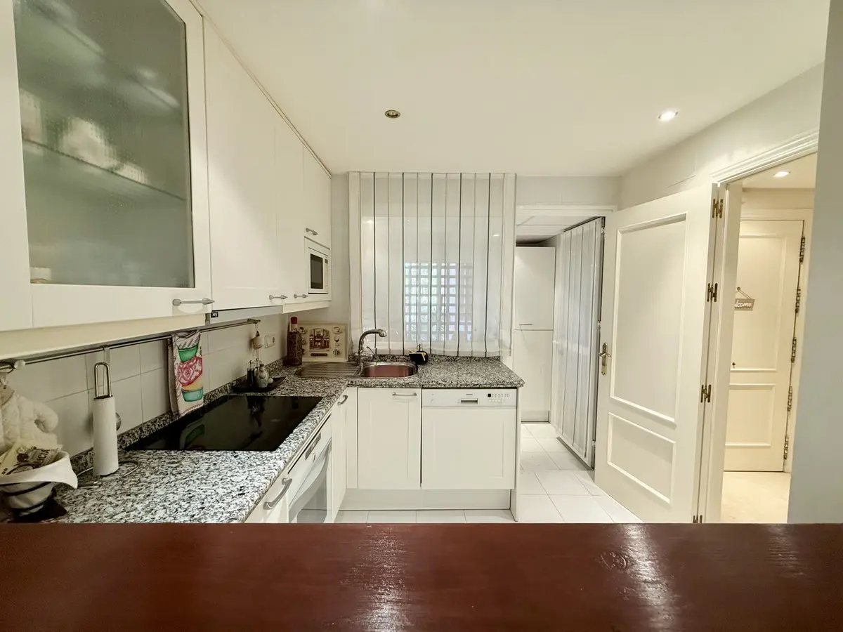 Middle Floor Apartment in Estepona