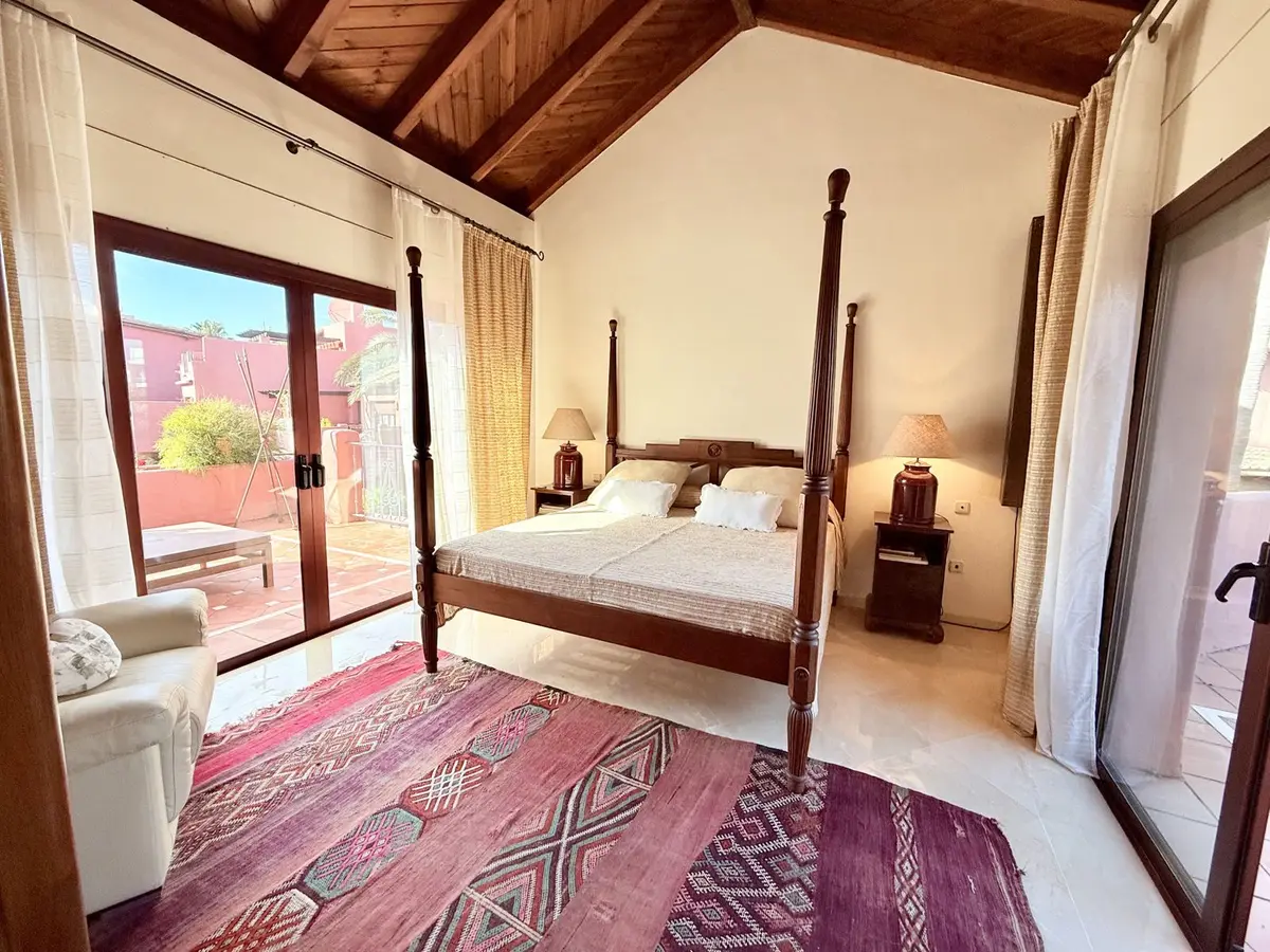 Middle Floor Apartment in Estepona