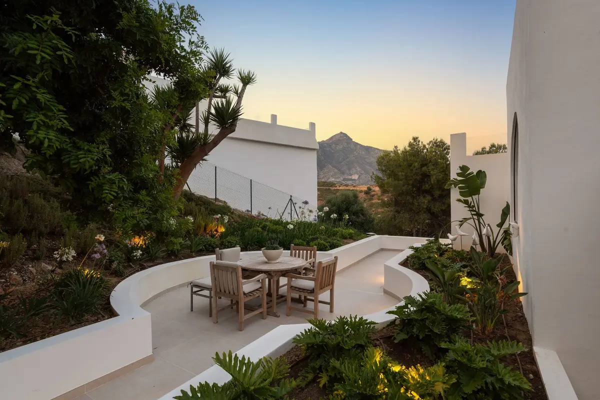 Detached Villa in Nueva Andalucía