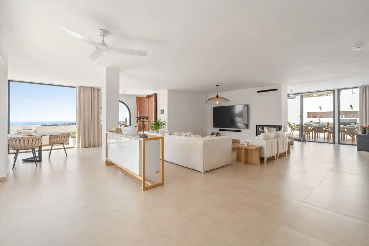 Detached Villa in Nueva Andalucía