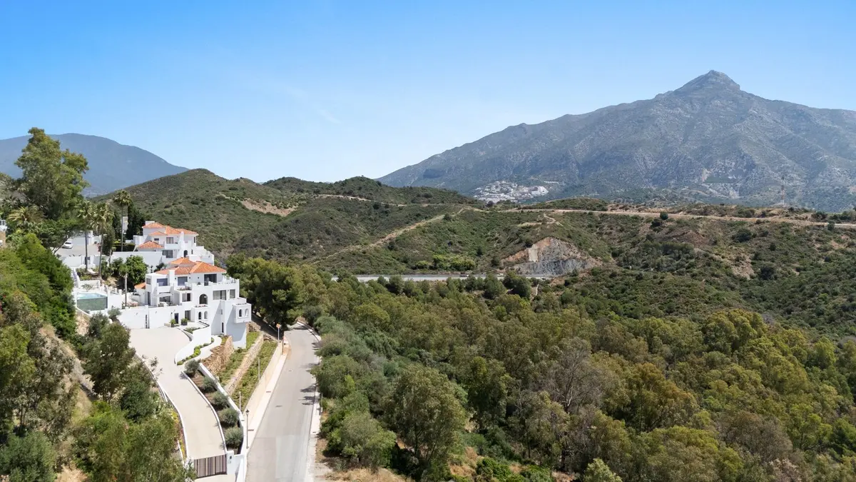 Detached Villa in Nueva Andalucía