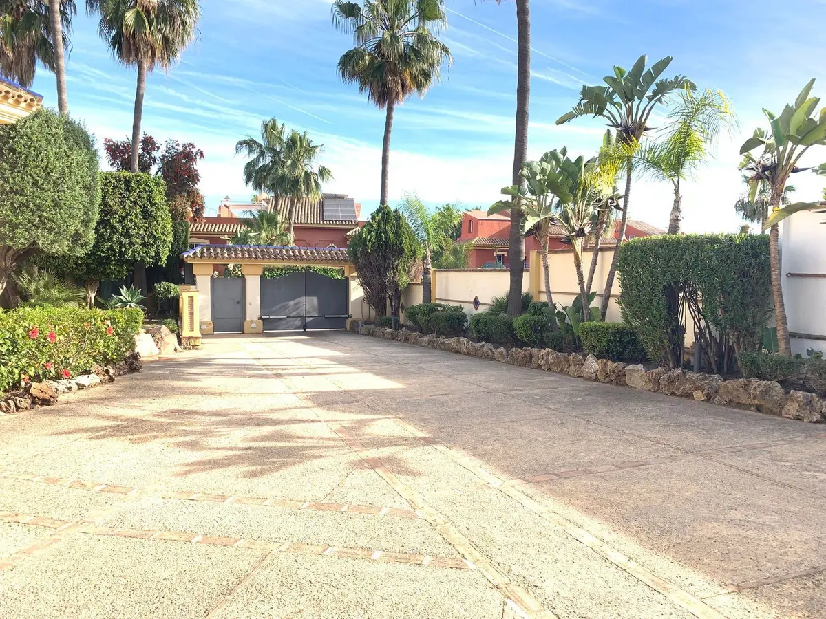Detached Villa in Estepona