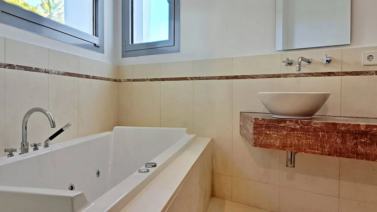 Semi-Detached House in Marbella