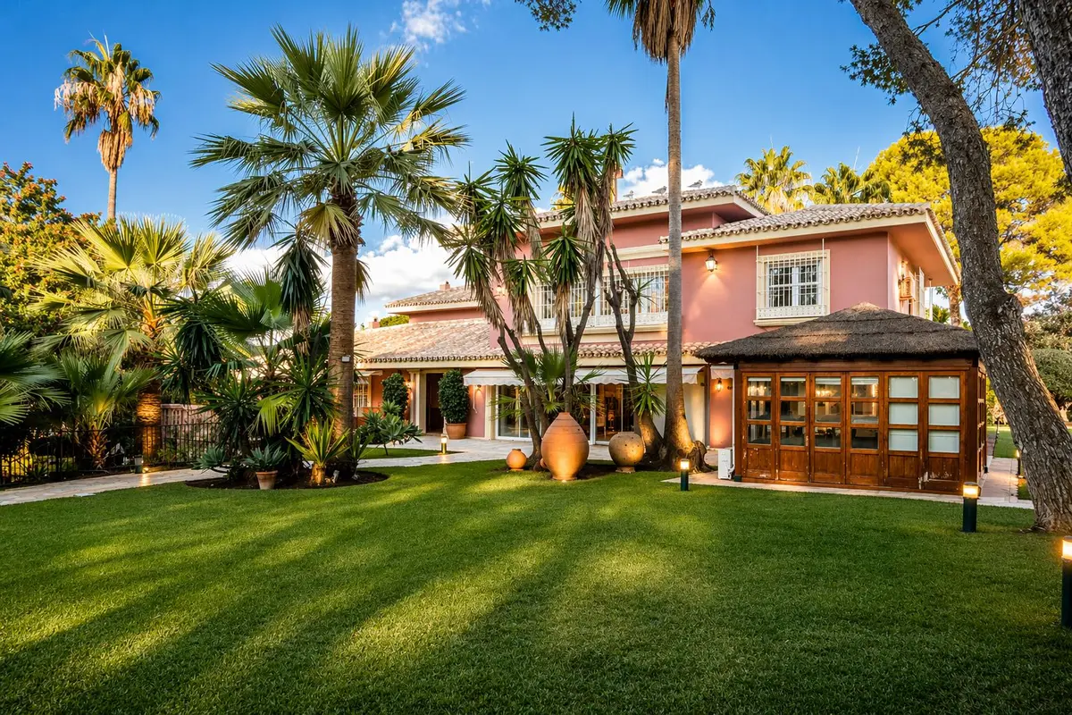 Detached Villa in Guadalmina Baja