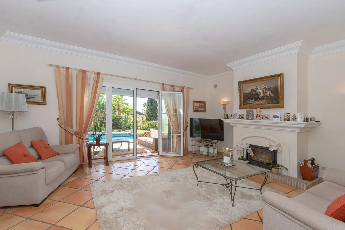 Detached Villa in Elviria