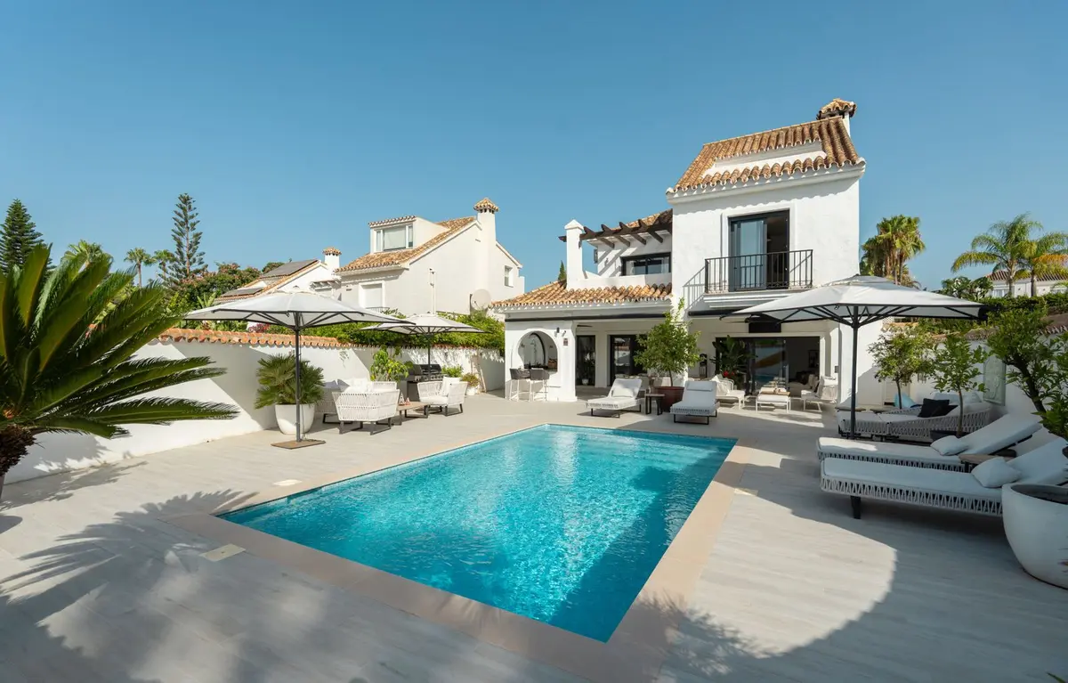 Detached Villa in Nueva Andalucía