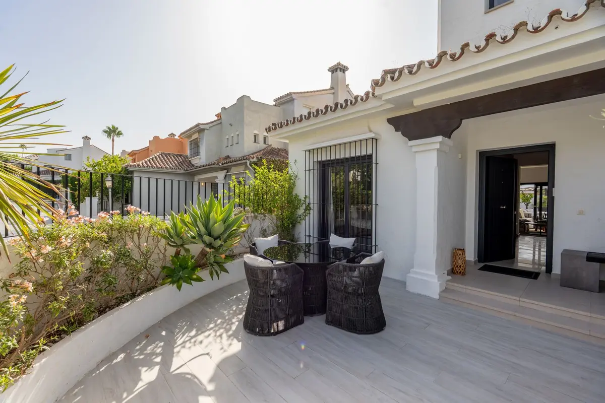 Detached Villa in Nueva Andalucía