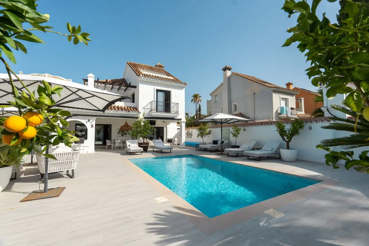 Detached Villa in Nueva Andalucía
