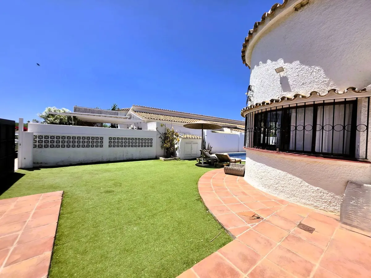 Detached Villa in Estepona