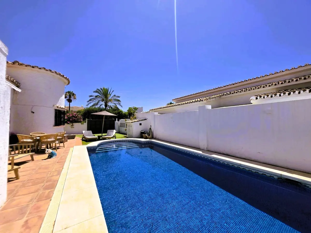 Detached Villa in Estepona