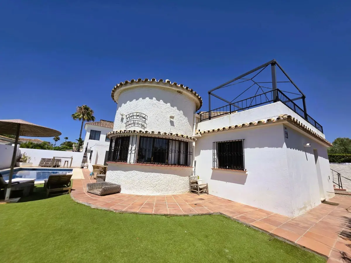 Detached Villa in Estepona