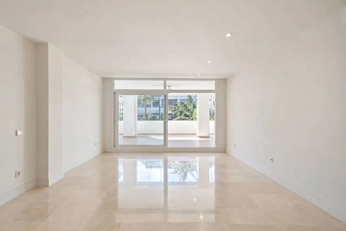 Middle Floor Apartment in Marbella