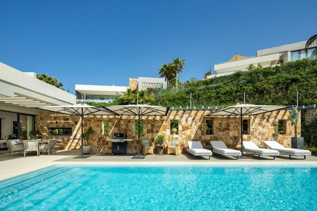 Detached Villa in Nueva Andalucía