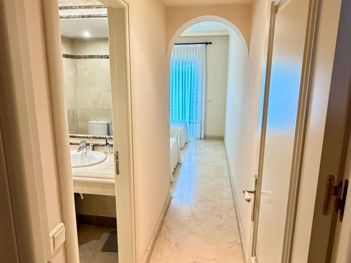 Middle Floor Apartment in Marbella